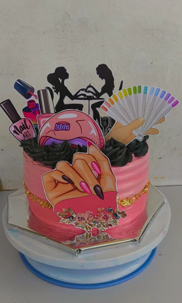 Cake de 16 CM temática's foto | Lilo's Cátering |  BizneCubano