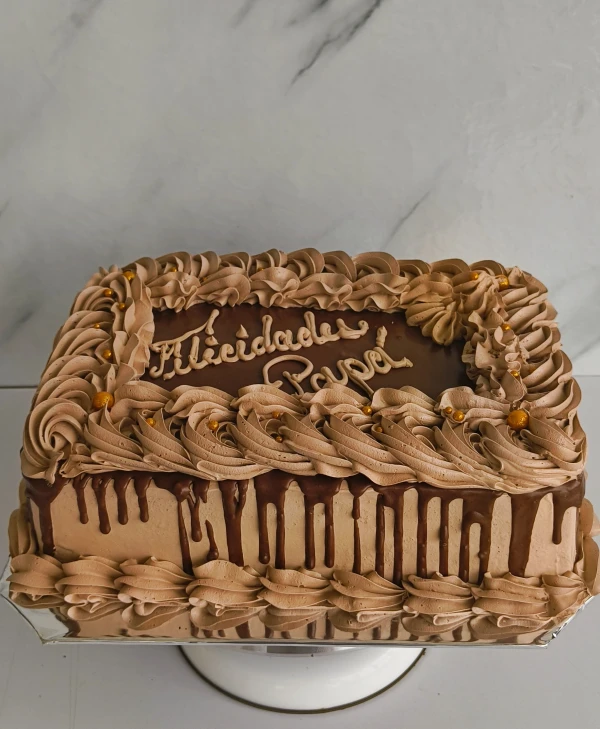 Cake 20x30 ,cobertura de chocolate's foto | Lilo's Cátering |  BizneCubano